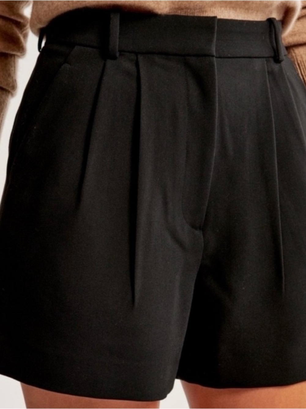 Abercrombie & Fitch Black High-Waist Tailored Pleated Shorts